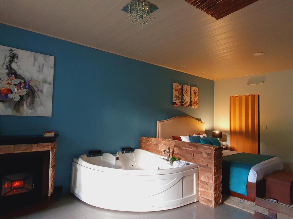 Yellow Tree Suites ラ・フォルトゥナ エクステリア 写真
